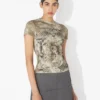 Das beige Madaillon-Hemd Das beige Madaillon-Hemd