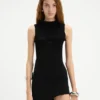 Das lange asymmetrische Kleid Das lange asymmetrische Kleid