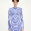 Das lange blaue Target-Kleid