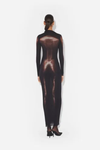 Das lange bronzefarbene Body Dust-Kleid