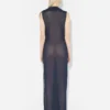 Das lange marineblaue bestickte Kleid