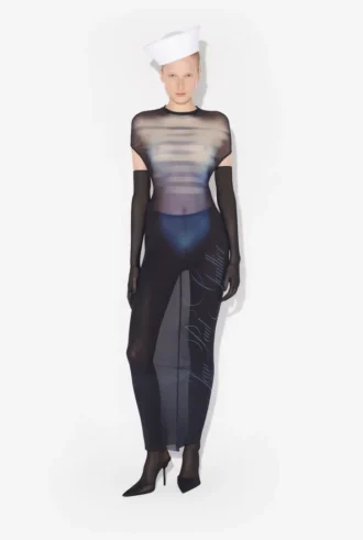 das le male kleid mit offenem rcken 1 330x491 - Das &bdquo;Le Male&ldquo;-Kleid mit offenem R&uuml;cken