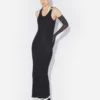 Das schwarze drapierte Doppelkleid