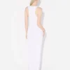 Das weiße Piercing-Kleid