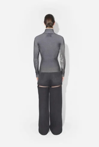 Der graue Pullover mit Lorbeer-Stempel