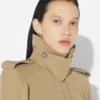 Der Trenchcoat mit Cut-outs