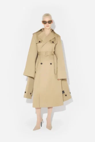 Der Trenchcoat mit Kapuze