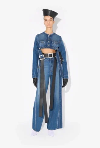 Die Denim-Jeans mit Gürtel