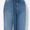 Die Denim-Jeans mit Gürtel Die Denim-Jeans mit Gürtel