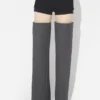 Die schwarzen Garter-Mini-Shorts Die schwarzen Garter-Mini-Shorts